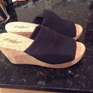Black cork wedge